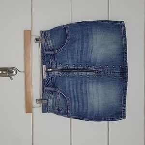 NWT BCBGeneration size 26 medium wash blue denim jean skirt